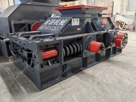 800x600型對輥破碎黄色网站看片發貨 河卵石製砂