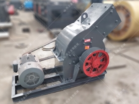 PC200x300小型不鏽鋼錘式成年人免费看片發往河北唐山粉碎化肥