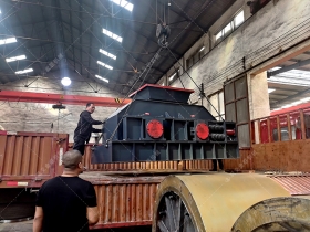 2PG1200X800對輥成年人免费看片發往新疆喀什石英石製沙
